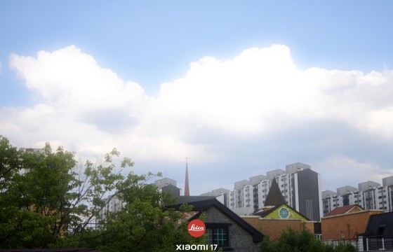필터의 미학으로 재해석한 익숙한 창밖의 풍경